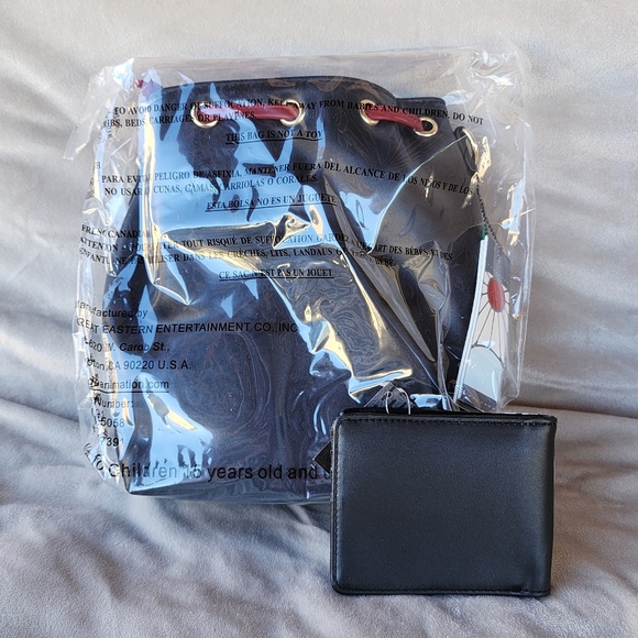 DEMON SLAYER: Tanjiro Crossbody Bucket Bag & Bifold Wallet - Picture 5 of 8